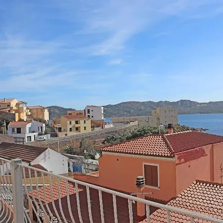 Casa Silvana Vista Mare Ла-Маддалена