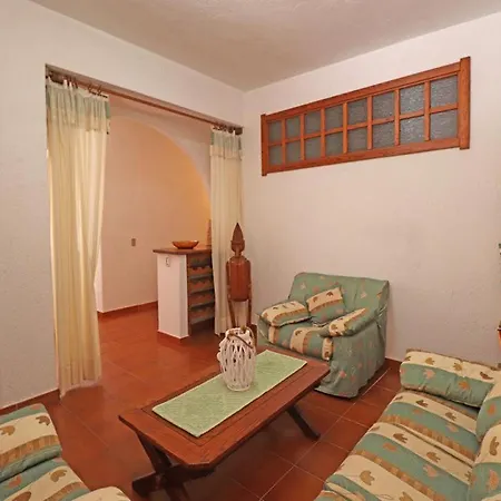 Casa Silvana Vista Mare Ла-Маддалена